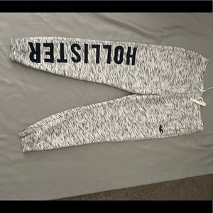Hollister joggers